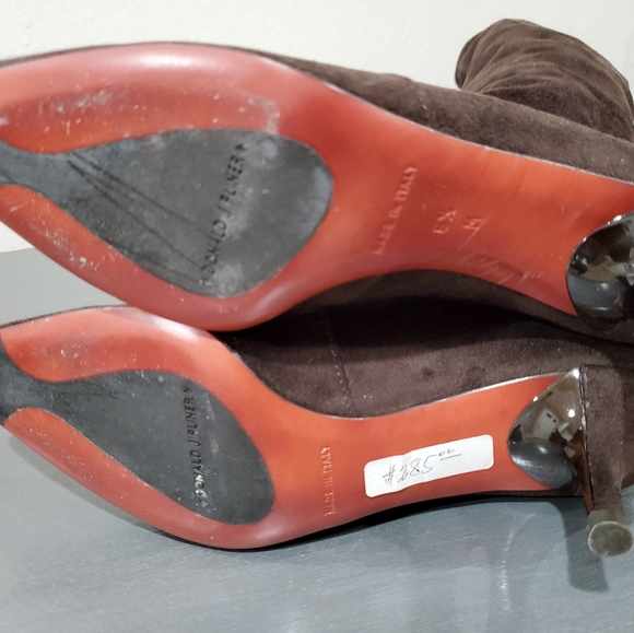 DONALD PLINER CHOCOLATE SUEDE LEATHER BOOTS. 6.5 - Picture 11 of 16